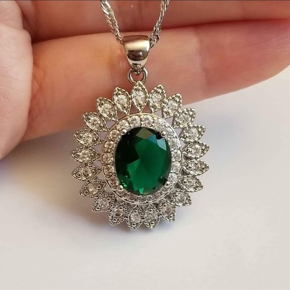 New 925 Silver Oval Cut Emerald Diamond Necklace for Women Pendant Chain
